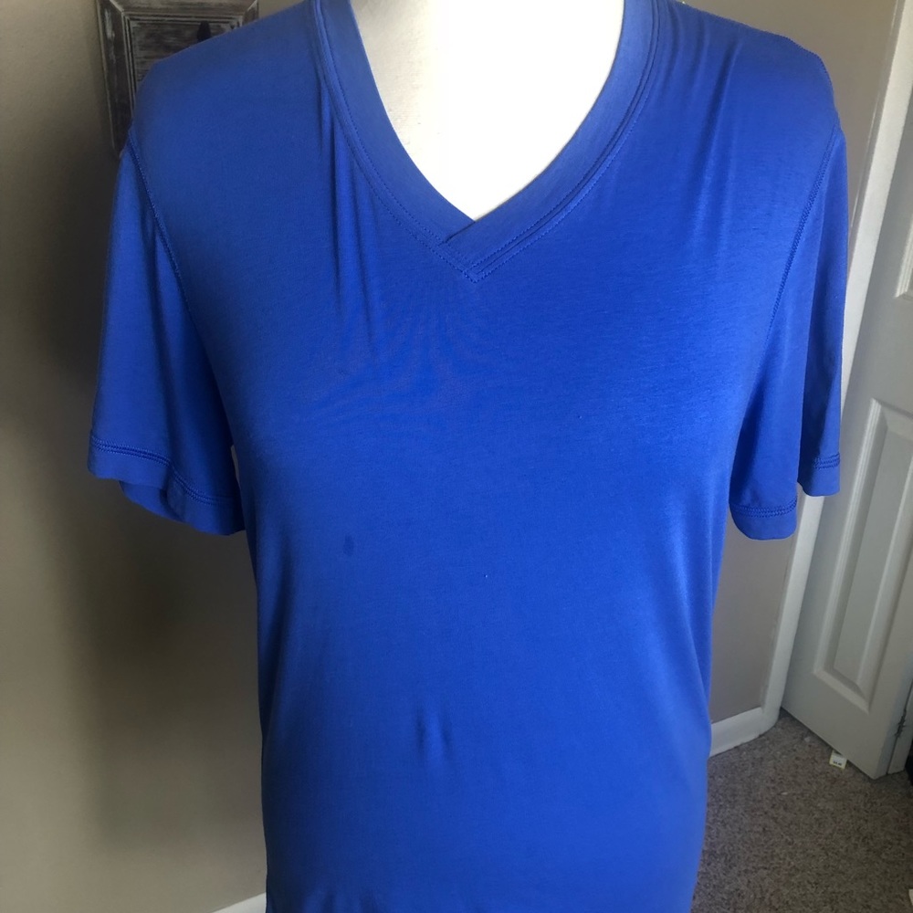 Men’s Lululemon Top Size S 5 Year Basic